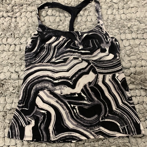 Excellent condition Nike Swim top size medium - Picture 1 of 7